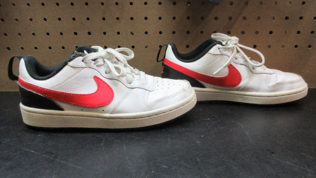 Load image into Gallery viewer, Used Nike Court Borough Low 2 Basketball Shoes - Size Youth 3.5
