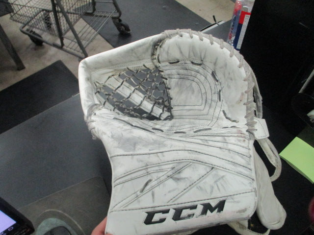 Load image into Gallery viewer, Used CCM P2.9 Sr Hockey Goalie Glove
