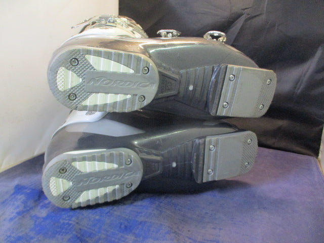 Load image into Gallery viewer, Used Nordica Cruise NFS 85 W Ski Boots Size 26.6
