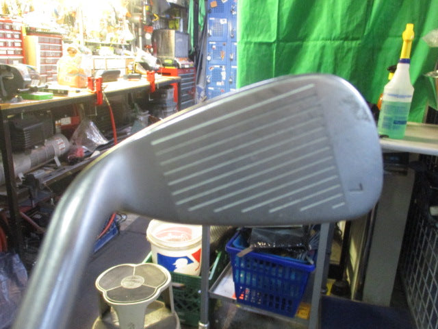 Load image into Gallery viewer, Used Ping Moxie Junior 7 Iron
