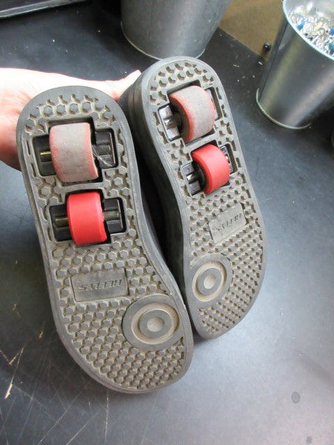 Load image into Gallery viewer, Used Heelys Classic X2 Heelys - Size Youth 1
