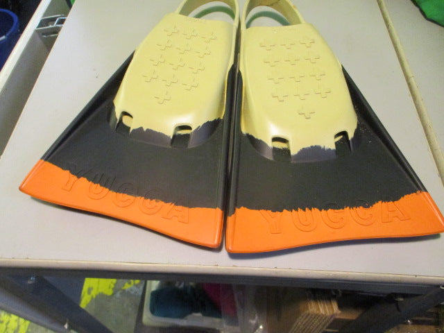 Load image into Gallery viewer, Used Yucca Small 14&quot; Swim Fins
