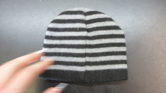 Load image into Gallery viewer, Used Winter Hat - Youth One Size
