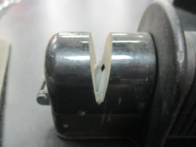 Load image into Gallery viewer, Used Fiskars AXE Sharpener
