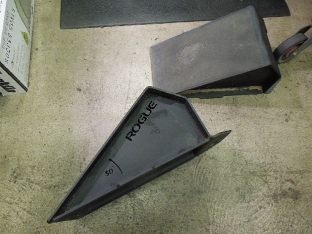 Load image into Gallery viewer, Used Pair of Rouge Fitness 7G Steel 30º Single Foot Squat Wedges
