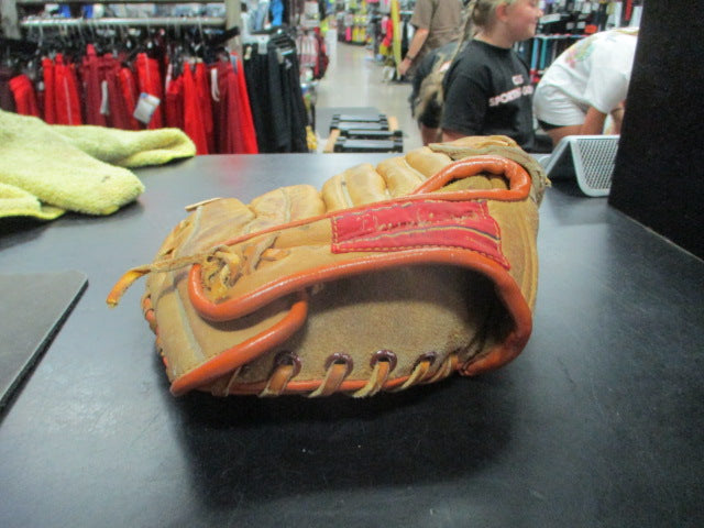Load image into Gallery viewer, Vintage Rawlings Mickey Mantle Leather Baseball Glove
