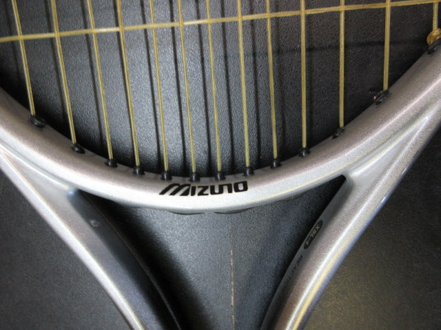 Load image into Gallery viewer, Used Mizuno Pro Light 8.4 Midplus Tennis Racquet - 27"
