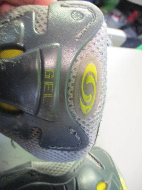 Load image into Gallery viewer, Used Salomon Gel Size Youth Large Skating Knee Pads
