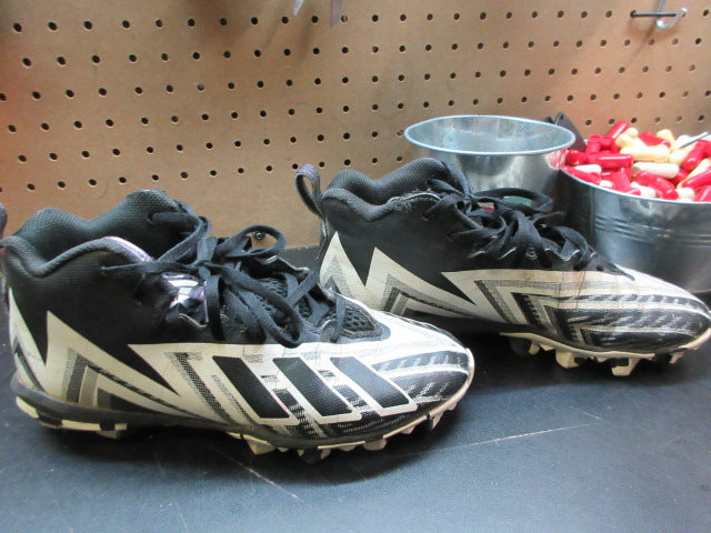 Load image into Gallery viewer, Used Adidas Freak Spark MD 23 Football Cleats - Size 5.5
