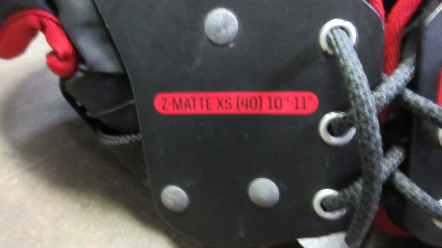 Load image into Gallery viewer, Used Riddell Z-Matte Shoulder Pads Youth Size XS (40) 10&quot;-11&quot;
