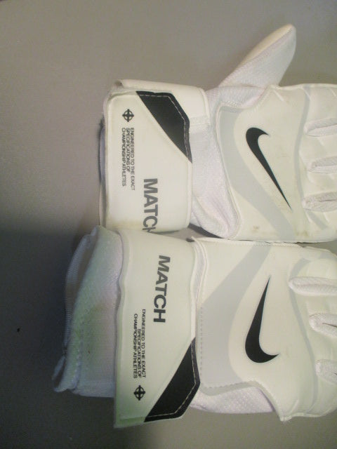 Used Nike Match Size 9 Soccer Goalie Gloves