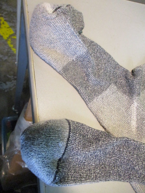 Load image into Gallery viewer, Used Gray Winter Socks
