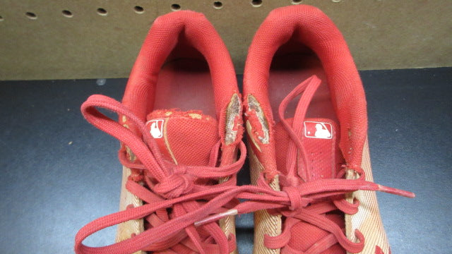 Load image into Gallery viewer, Used Under Armour UA Leadoff Baseball Cleats - Size Youth 4
