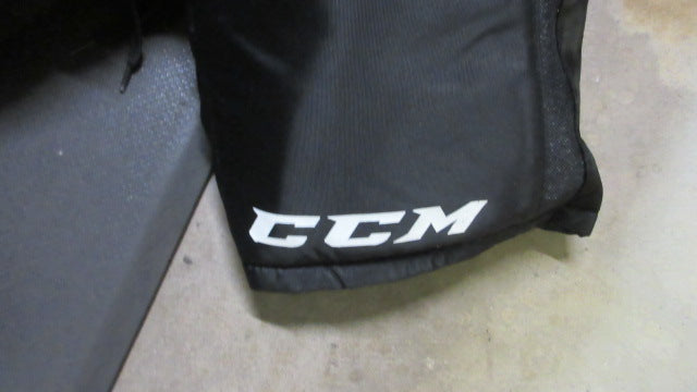 Load image into Gallery viewer, Used CCM Tacks 3092 Junior Hockey Breezers - Size JR XL
