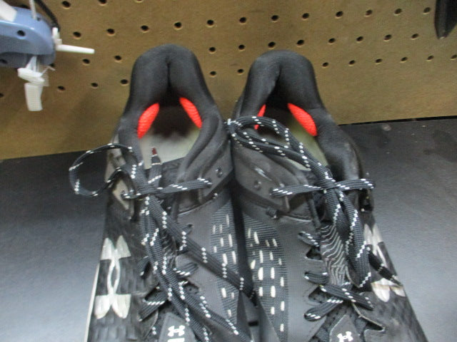 Load image into Gallery viewer, Used Under Armour Men's Yard Low MT Baseball Cleats - Size 11

