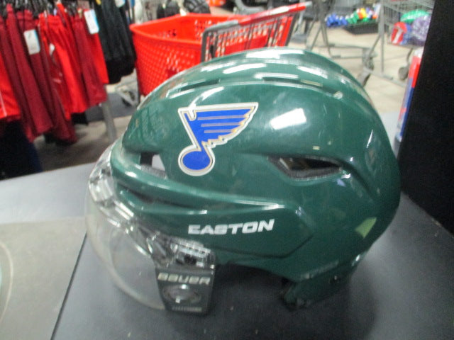 Load image into Gallery viewer, Used Easton E700 Hockey Helmet Size Small
