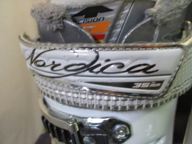 Load image into Gallery viewer, Used Nordica Cruise NFS 85 W Ski Boots Size 26.6
