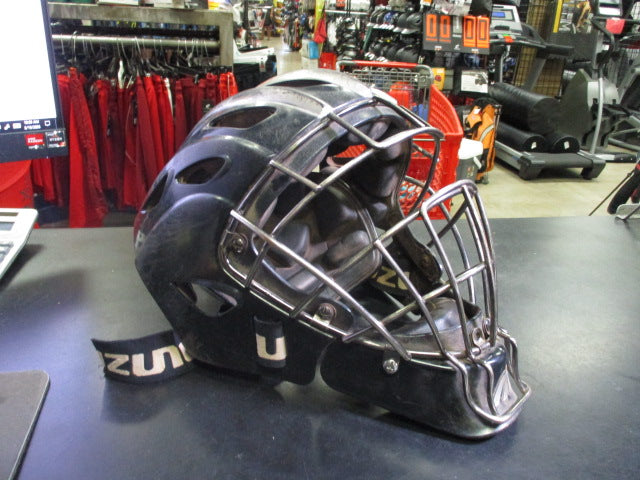 Load image into Gallery viewer, Used Mizuno Samurai Adult Catchers Helmet Size 7 - 7 5/8
