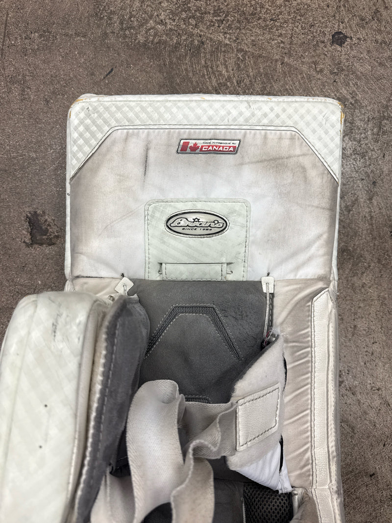 Load image into Gallery viewer, Heavy Use Brians Gnetik Sr. Goalie Leg Pads 33+1
