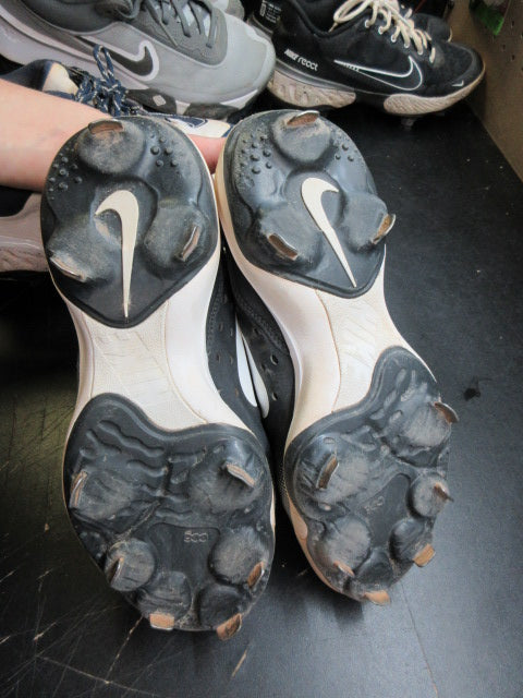 Load image into Gallery viewer, Used Nike Alpha Huarache Varsity 4 Low Metal Baseball Cleats - Size 7
