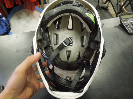Used Cascade CPVR Lacrosse Helmet with Chinstrap Adjustable Crown Size M/L