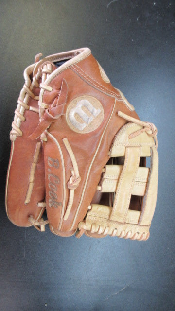 Used Wilson A2000 11.5