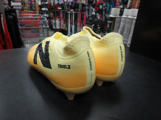 Like New New Balance Tekela Mgique V4+  Laceless Soccer Cleat Size 3