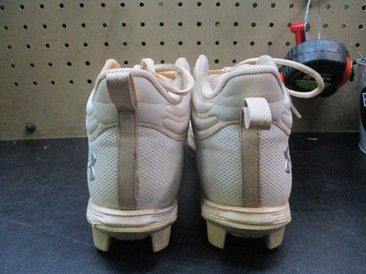 Used Under Armour Spotlight Franchise RM 2.0 Football Cleats - Size Youth 6