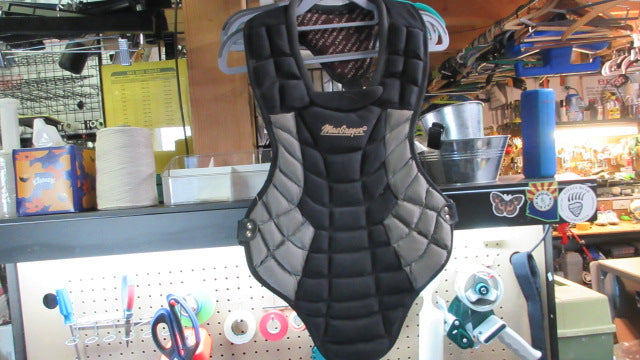 Load image into Gallery viewer, Used MacGregor Catchers Chest Protector - Youth
