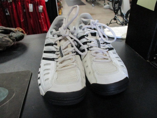 Used Adidas Barricade Size 8.5 Tennis Shoes