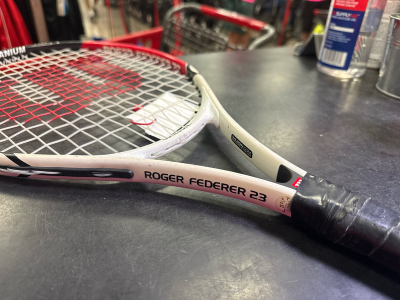 Load image into Gallery viewer, Used Wilson Roger Federer 23" Tennis Racquet

