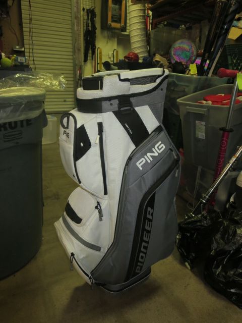 Load image into Gallery viewer, Used PING Pioneer Golf Cart Carry Bag
