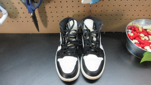 Used Nike Air Jordan 1 High Top - Size 8.5