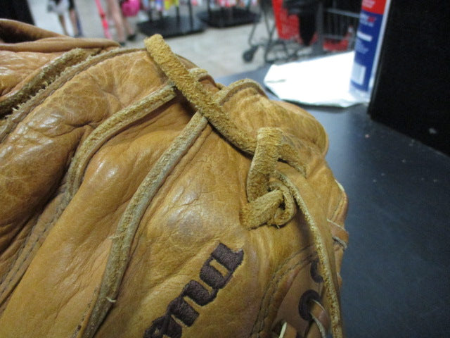 Load image into Gallery viewer, Used Nokona Limited Edition CM225BF Genuine Range Buffalo Catchers Glove
