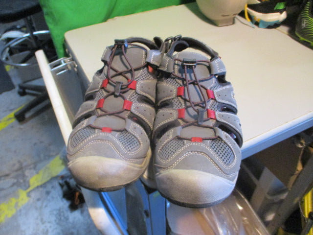Load image into Gallery viewer, Used St John's Bay Size 11 Outdoor Sandals
