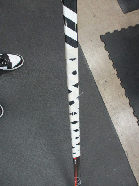 Load image into Gallery viewer, Used Warior Covert QRE Pro Team 61&quot;  Hockey Stick
