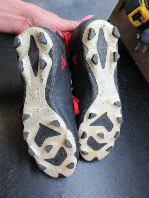 Load image into Gallery viewer, Used Adidas Predator Soccer Cleats - Size 6
