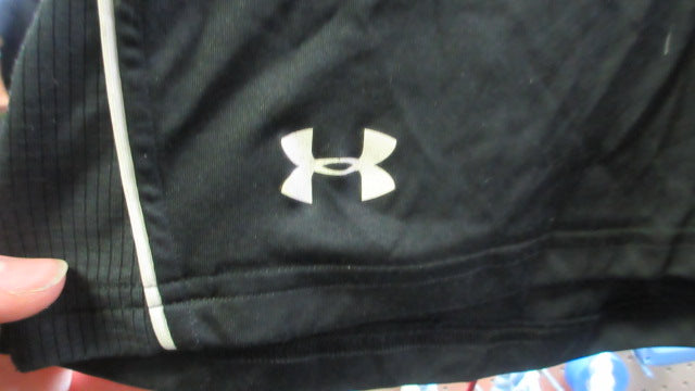 Load image into Gallery viewer, Used Under Armour Shorts - Size Small
