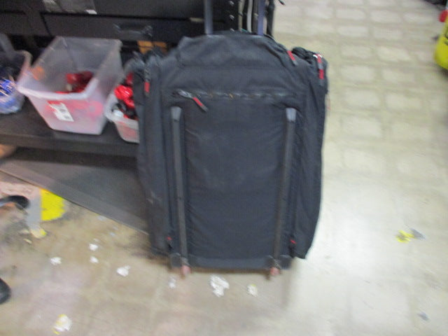 Load image into Gallery viewer, Used Deepoutdoors Large Wheeled DIVE BAG
