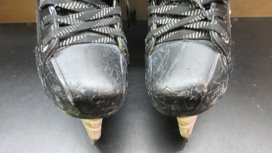 Used Bauer Supreme M40 Hockey Skates - Size 2.5