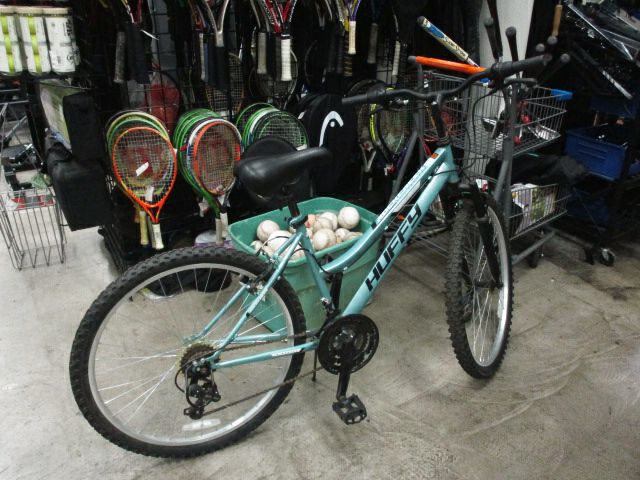 Load image into Gallery viewer, Used Huffy Rock Creek 26" 18 Speed Mountain Bicycle
