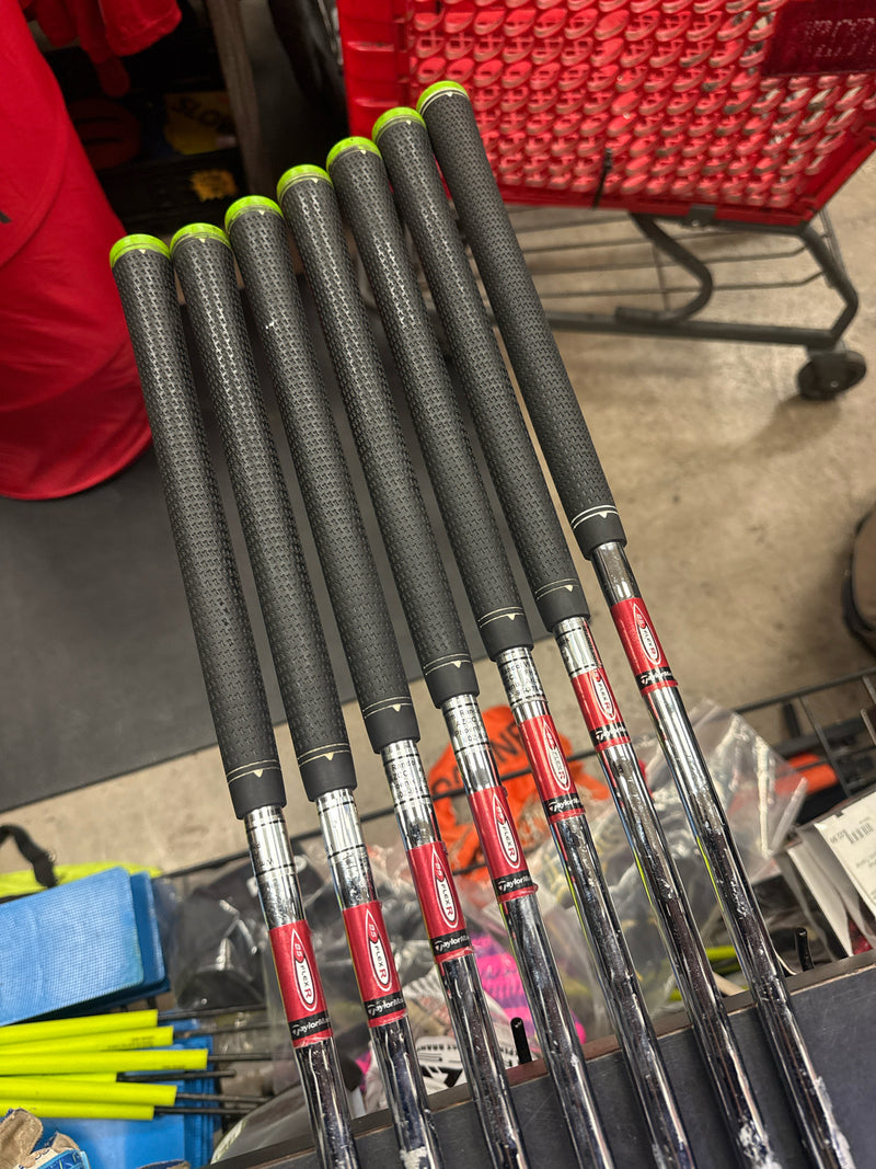 Load image into Gallery viewer, Used TaylorMade Burner 2.0 7 pc Right Hand Iron Set 5-9i and Pw, Aw
