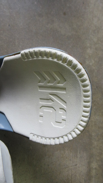 Load image into Gallery viewer, Used K2 Skyla Snowboard w/ K2 Bindings - 150 cm - small wear
