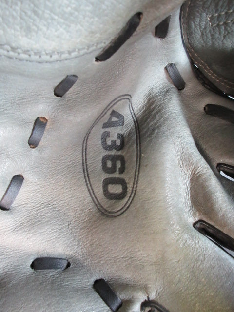 Load image into Gallery viewer, Used Wilson A360 13" Leather Glove - RHT
