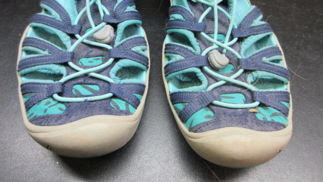 Load image into Gallery viewer, Used Keen Sandals Walk Trail - Size 5
