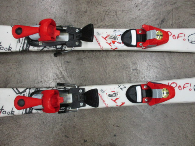 Load image into Gallery viewer, Used Salomon Youth 111cm Downhill Skis
