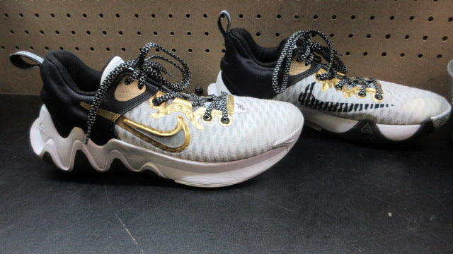 Load image into Gallery viewer, Used Nike Giannis Immortality Championship Sneakers - Size 9.5
