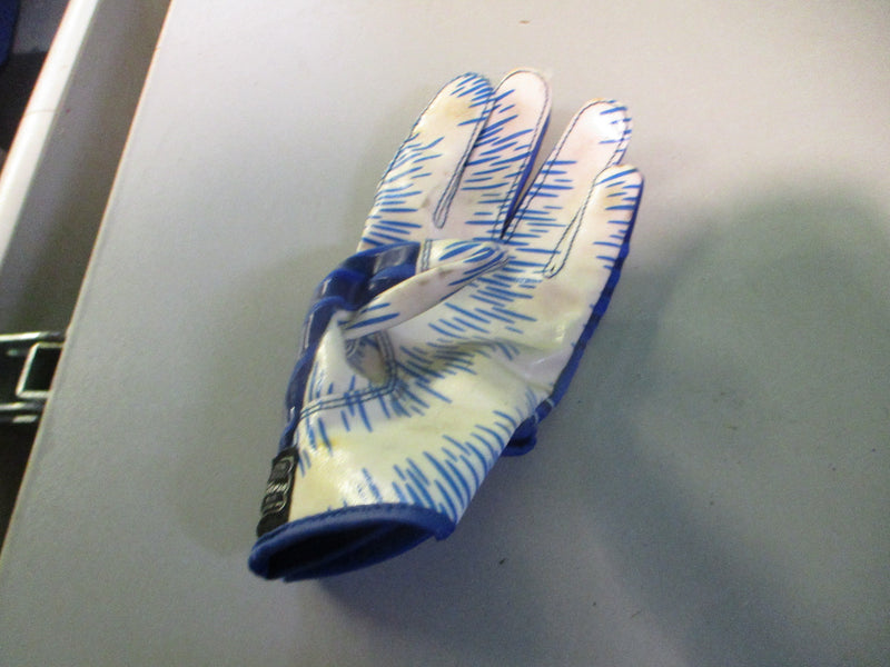 Load image into Gallery viewer, Used Cutters REV 3.0 Youth Medium Football Glove - LH
