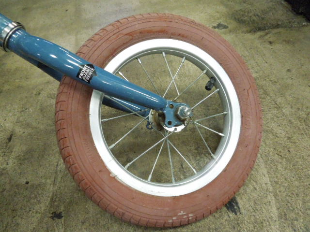 Load image into Gallery viewer, Used Retrospec Baby Beaumont Balance Bike 12.5"
