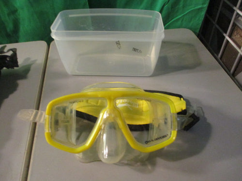 Used US Divers Madera Scuba Mask